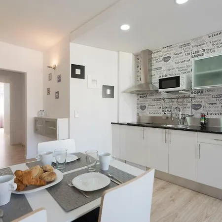 Lovelystay - Modern Flat In Alegria